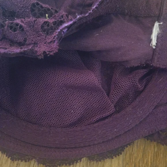 Victorias Secret Lace Bras - Picture 7 of 12